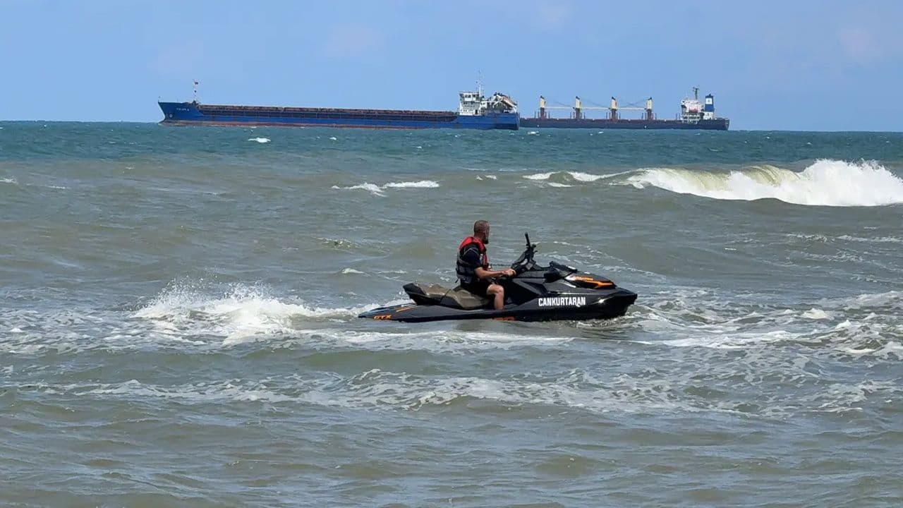 Kandıra ve Zonguldak'ta Denize Girme Yasağı: Olumsuz Hava Koşulları Etkili Oldu