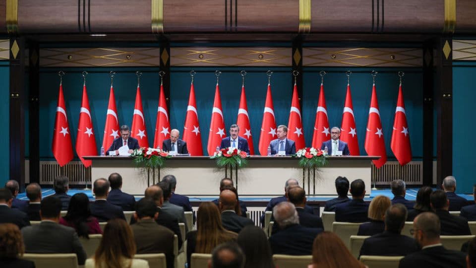 Yeni Orta Vadeli Programda Yıl Sonu Enflasyon Tahmini Yükseltildi