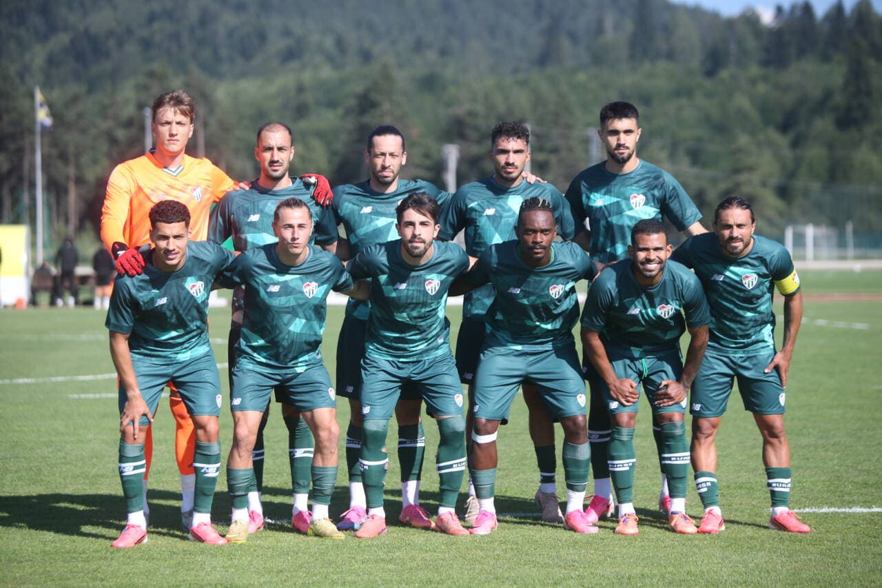 Bursaspor, Arda Turan'ın Takımı Shakhtar Donetsk'i Bursa'da Ağırlıyor
