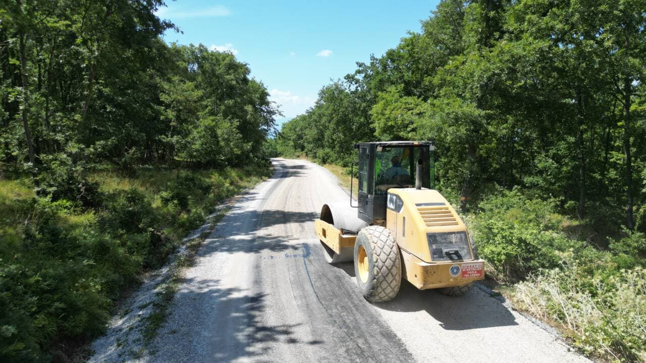 Bursa Büyükşehir'den İznik'teki İki Mahalleye Konforlu Yollar