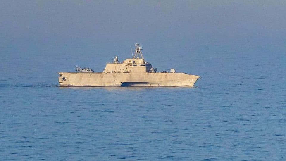 Hürmüz Boğazı gerilimi bağlamında bir ABD savaş gemisi.