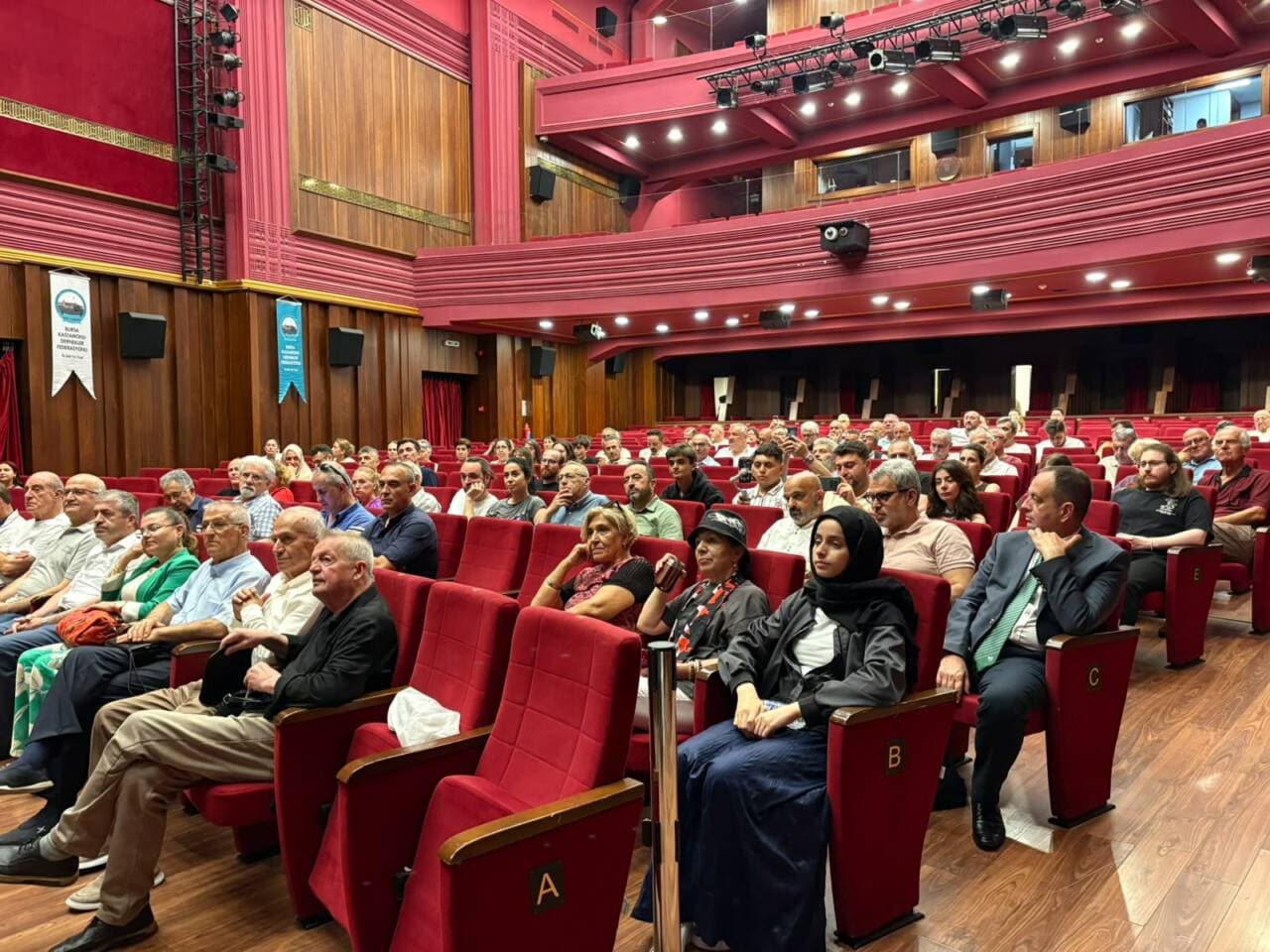 Bursa'da 'Ahşabın Cazibesi' Belgeseli: Kastamonu'nun Kültürel Mirası Sahnedeydi
