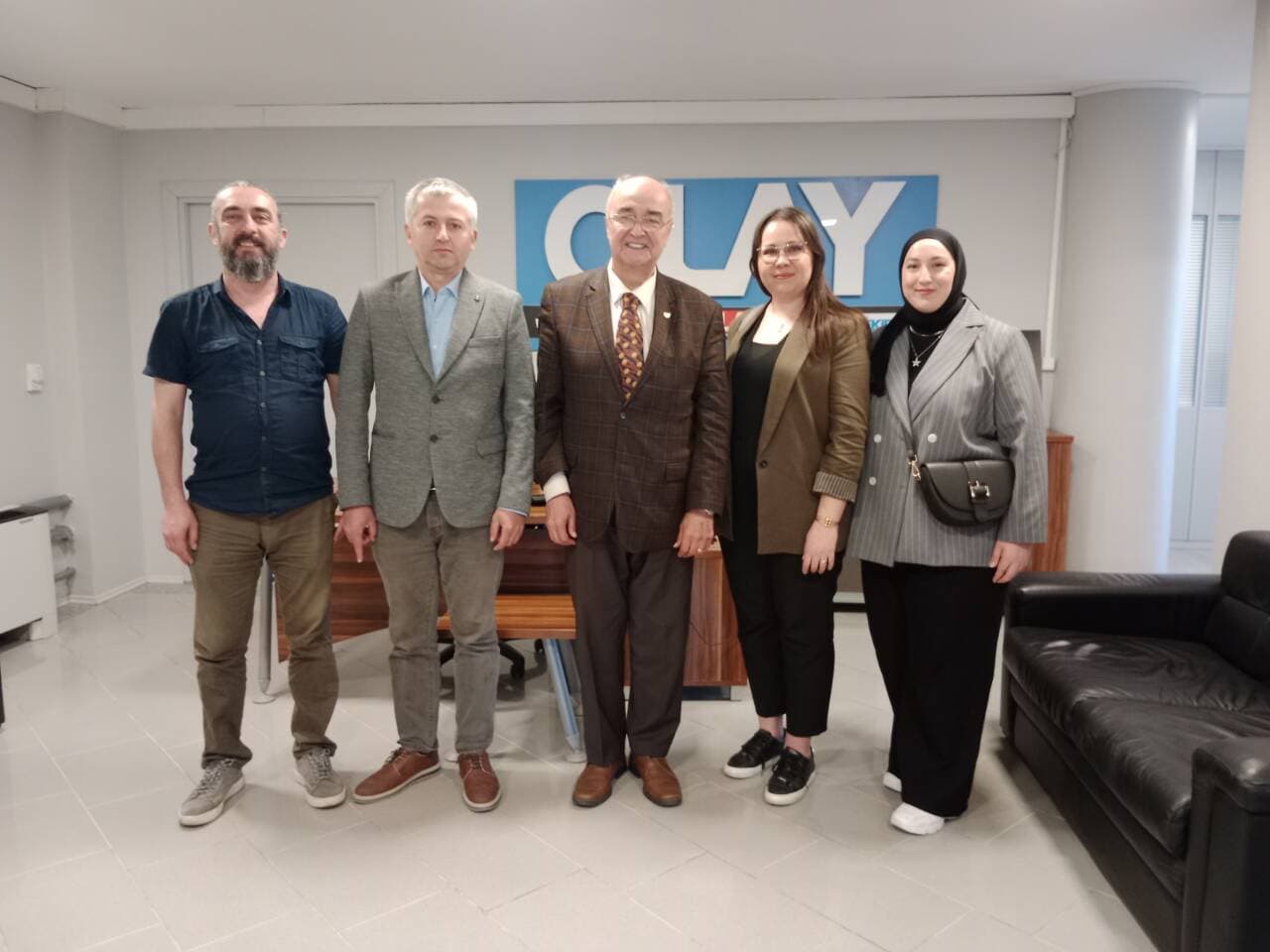 Bursa Uludağ Üniversitesi'nden bilim insanları, kemik güçlendiren mantar projesi ekibi.