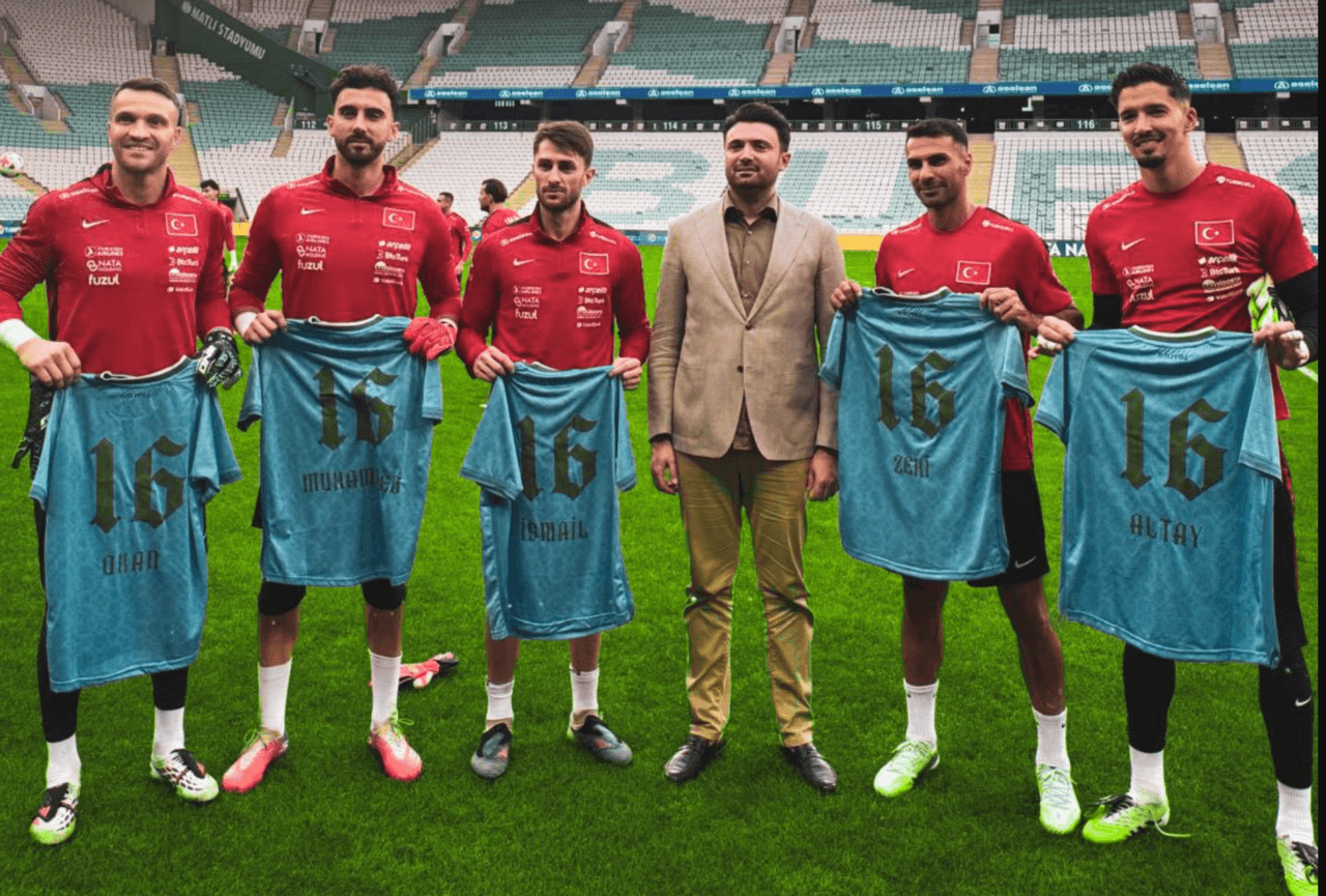 Bursaspor Başkanı Enes Çelik'ten Milli Takım'daki Bursasporlulara Anlamlı Ziyaret