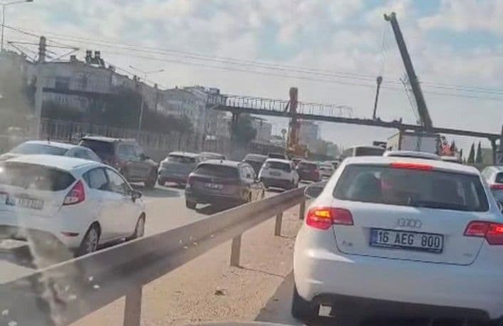 Bursa'da trafik çilesi bitmiyor: Yol çalışmalarına tepkiler artıyor, çözüm önerisi geldi