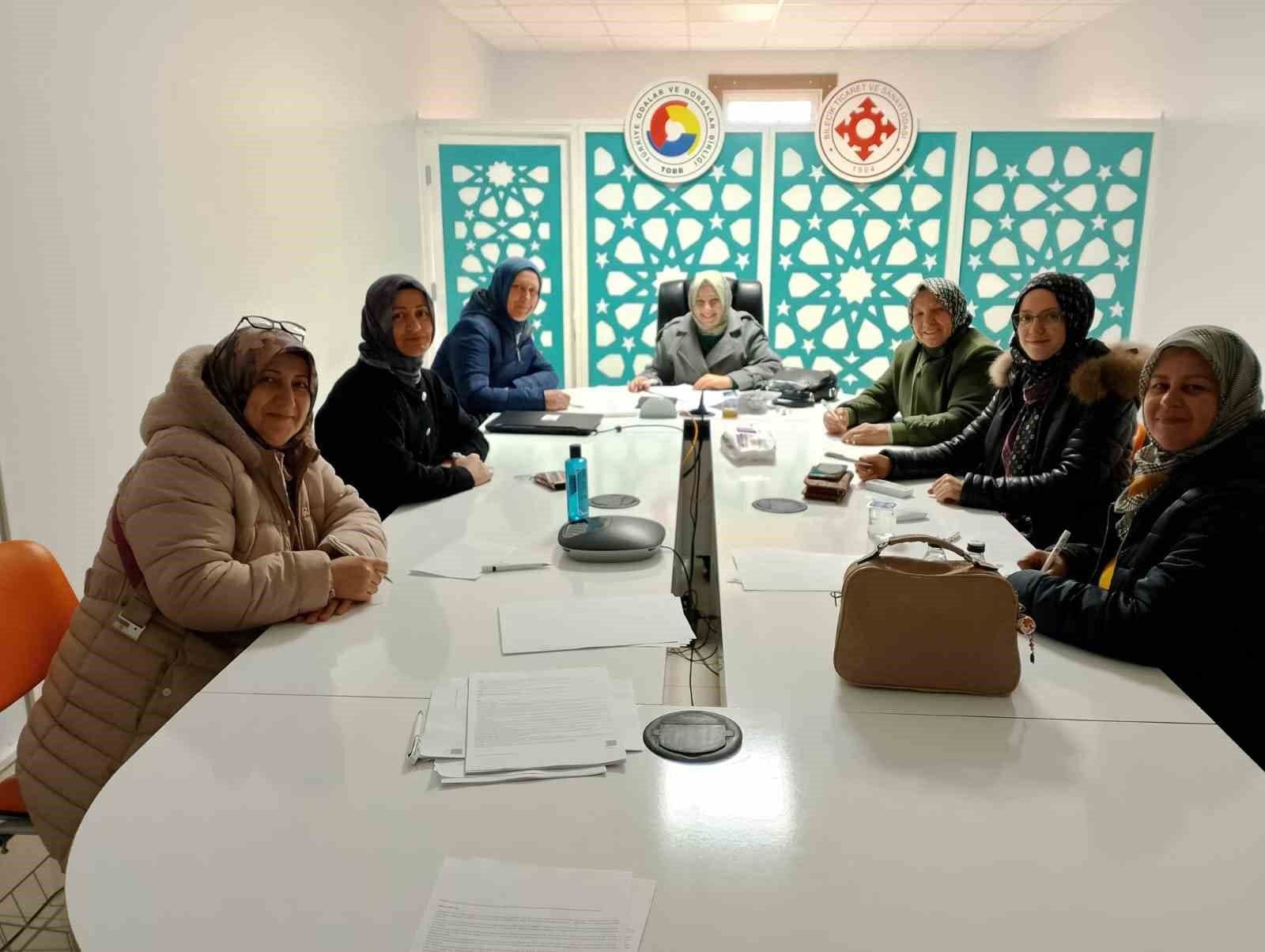 Bilecik Kınık Köyü'nde Kadınlar 145 Yıllık Çömlekçilik Geleneğini Yaşatıyor