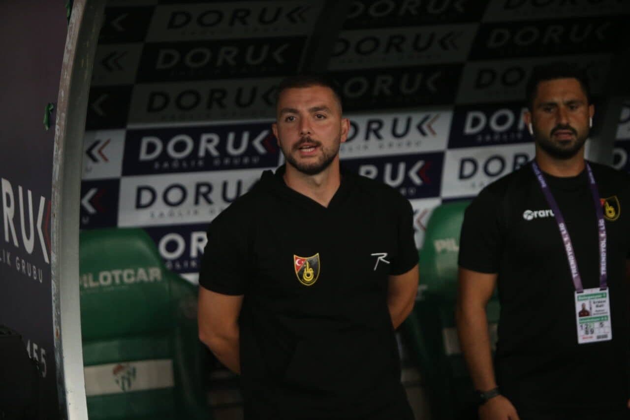 İstanbulspor Teknik Direktörü Kanbak: Bursaspor Maçında 'Taçtan Ofsayt' Gördüm