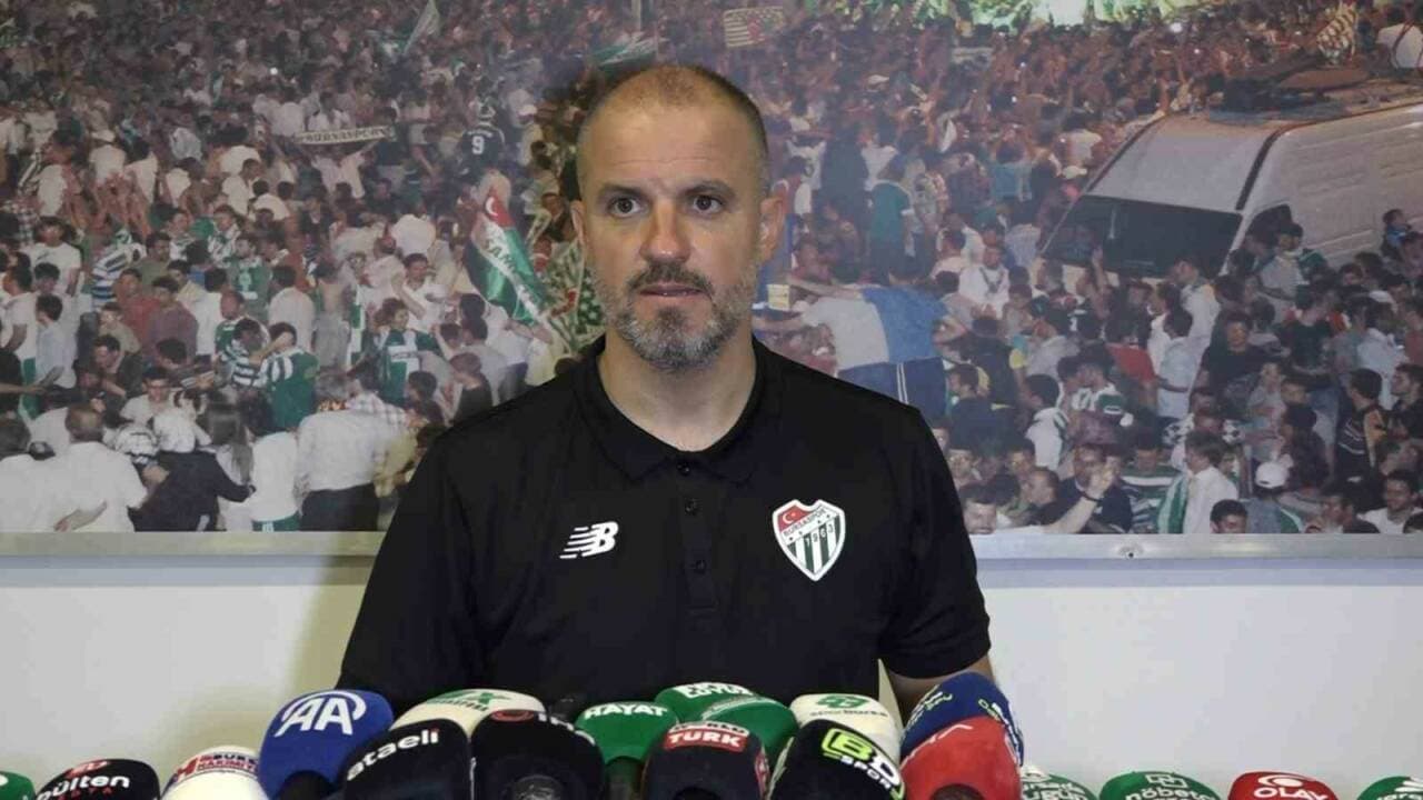 Bursaspor Teknik Direktörü Mustafa Er: Shakhtar Donetsk Maçı Gelişimimiz İçin Önemliydi