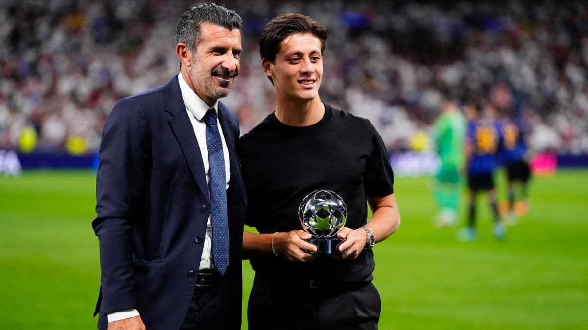 Arda Güler'e UEFA'dan Şampiyonlar Ligi'nde "Sezonun Çıkış Yapan Futbolcusu" Ödülü