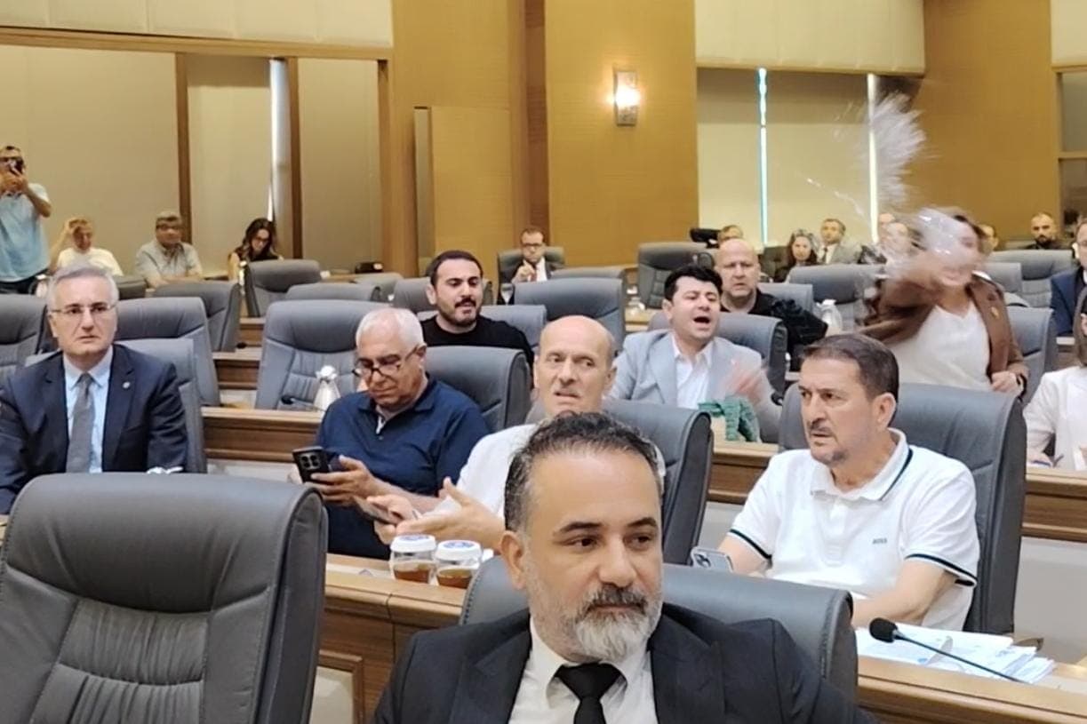 Bursa Büyükşehir Meclisi'nde İnönü Tartışması: Oturum Yarıda Kaldı