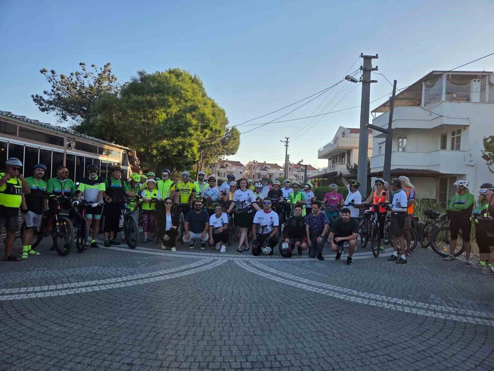 Burhaniye'de Bisiklet Kazası: Öğretmen Serkan Kadıoğlu Hayatını Kaybetti