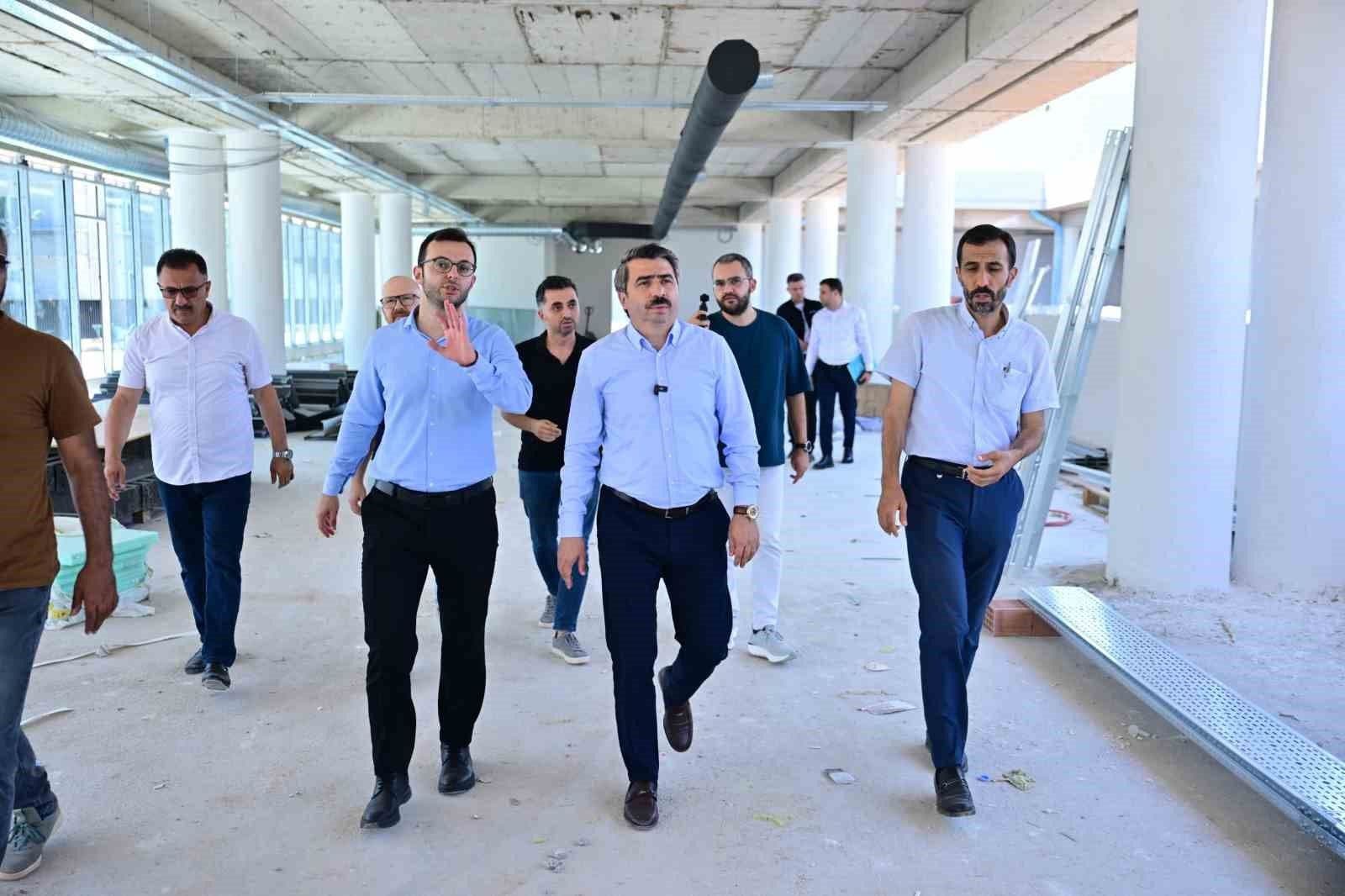 Yıldırım Yavuzselim'deki Kapalı Pazar ve Gençlik Merkezi İnşaatı Hızla İlerliyor