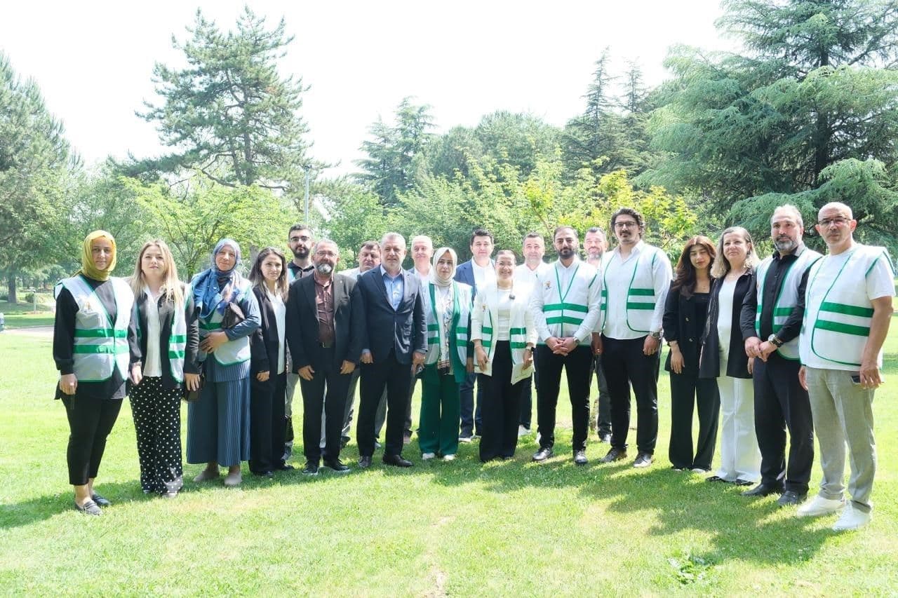 AK Parti Bursa'dan Çevre Duyarlılığı ve İklim Politikaları Açıklaması