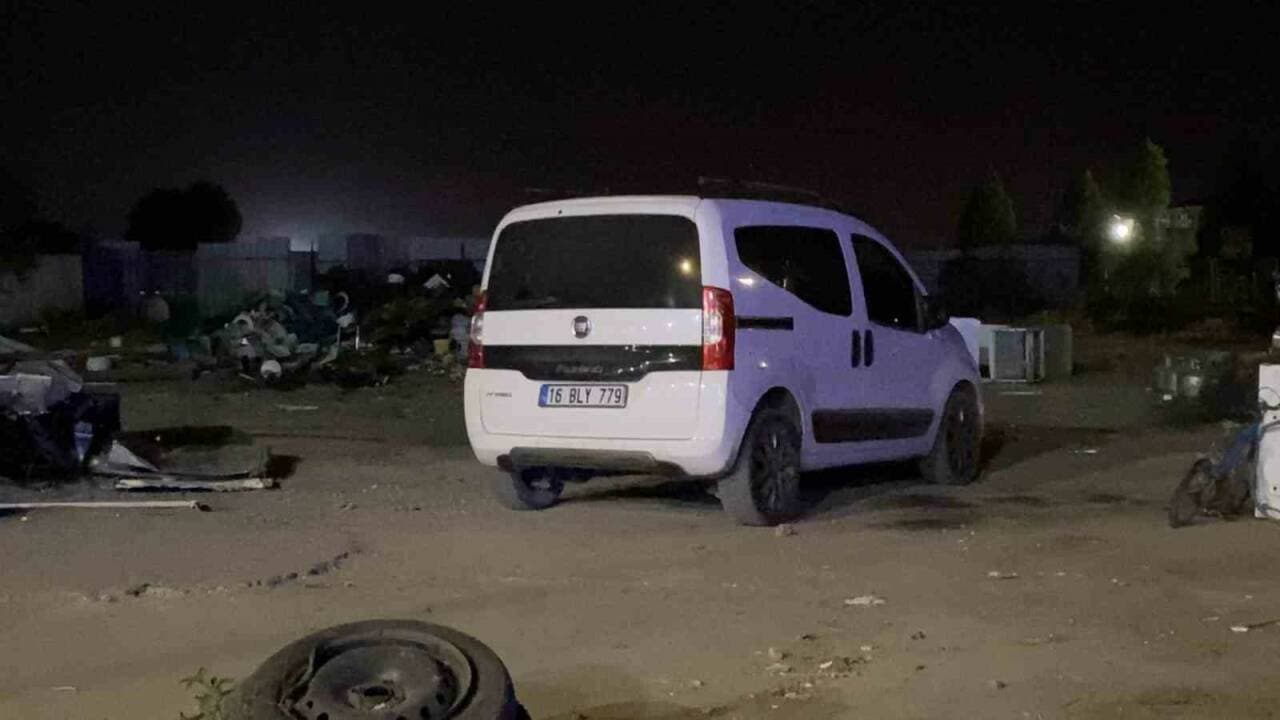 Bursa İnegöl'de ehliyetsiz ve alkollü sürücünün kullandığı 16 BLY 779 plakalı hafif ticari araç.