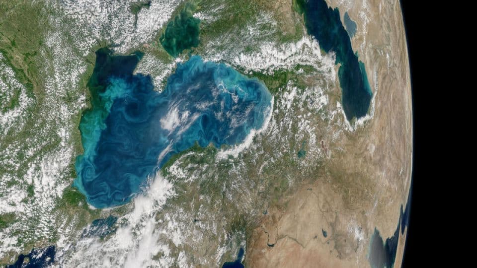 Karadeniz'de seyreden bir tanker