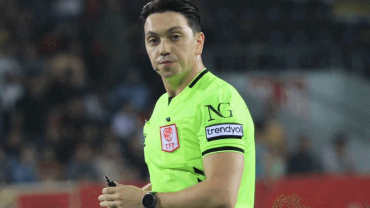 Bursaspor-İstanbulspor maçının hakemi Ayberk Demirbaş sahada