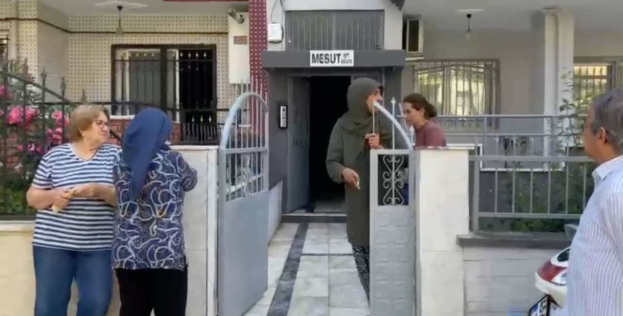Manisa Turgutlu'da Eşini Öldürüp Kızını Yaralayan Şahıs Gözaltına Alındı