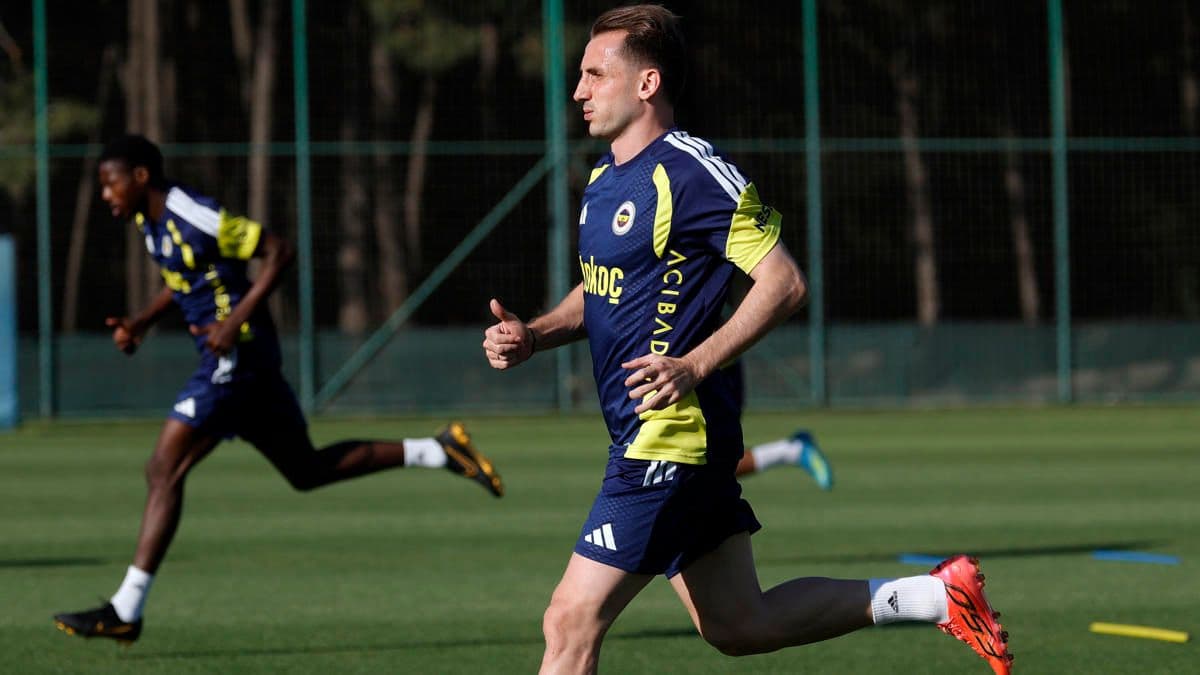 Fenerbahçe, Gornik Zabrze Maçı Öncesi Antrenmanını Tamamladı: Yeni Transfer Greenwood Takımla Çalıştı