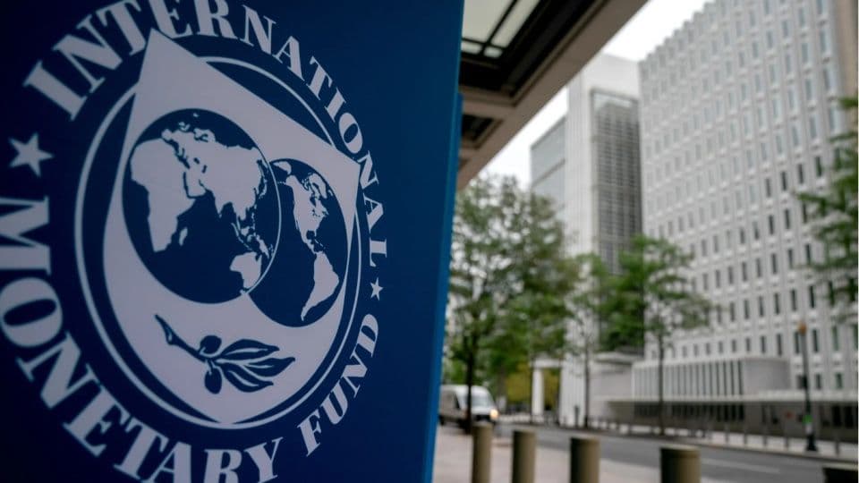 Uluslararası Para Fonu (IMF) logosu ve binası.
