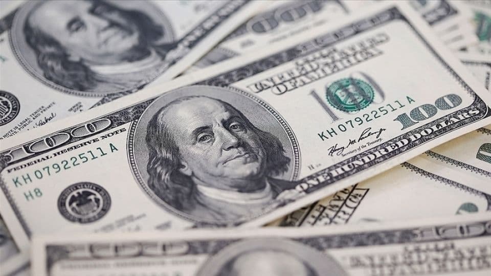 Yüz dolarlık banknotlar, finansal piyasalar, carry trade, ekonomi.