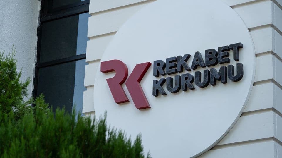 Rekabet Kurumu logosu ve binası
