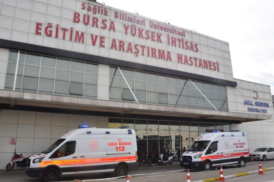 Bursa Yüksek İhtisas Hastanesi'nde Bir İlk: Riskli Ameliyat vNOTES Tekniğiyle Başarıyla Gerçekleşti