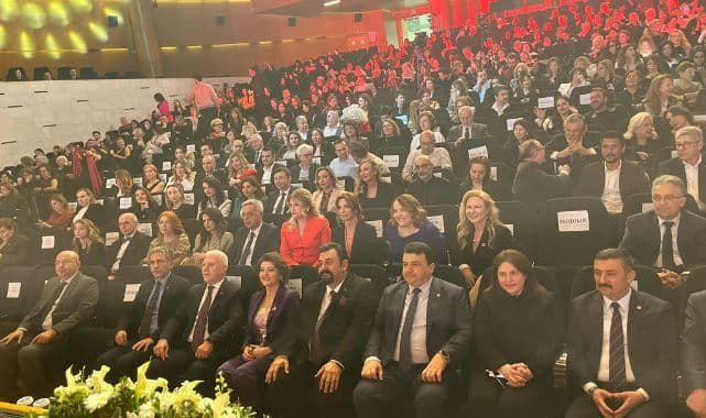 Bursa'da Başarılı Kadınlar BUİKAD Töreninde Ödüllendirildi