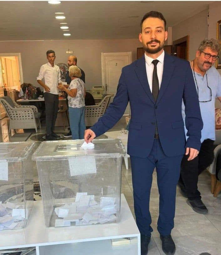 Bursa Siyasetinde Yeni Dönem: Hüseyin Bozkurt Kaplan Yeni Partisinde Oy Kullandı