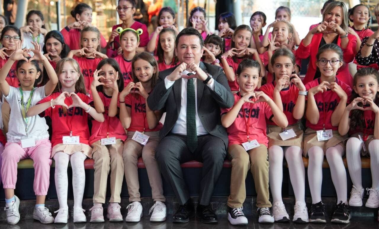 Ana Baba Okulu eğitimine katılan ebeveynler.