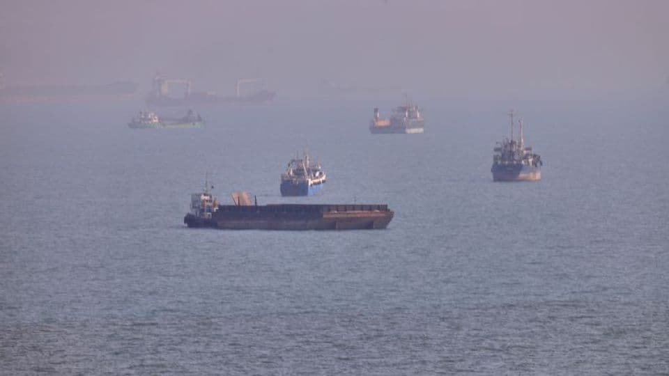 Hürmüz Boğazı'nda Tankere Saldırı: UKMTO'dan Denizcilere Uyarı