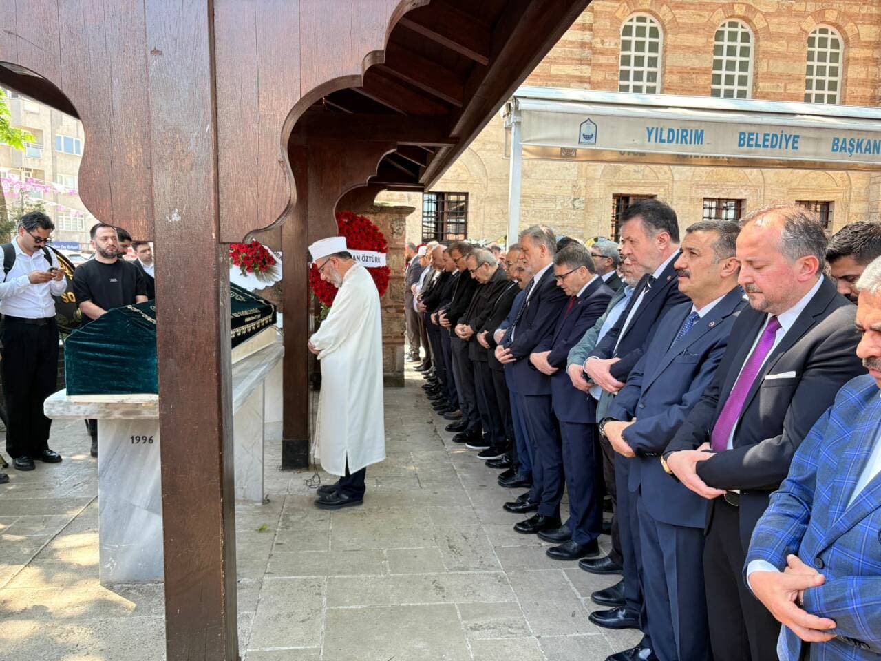 Bursa, İş ve Spor Dünyasının Tanınmış İsmi Mehmet Şener'i Son Yolculuğuna Uğurladı