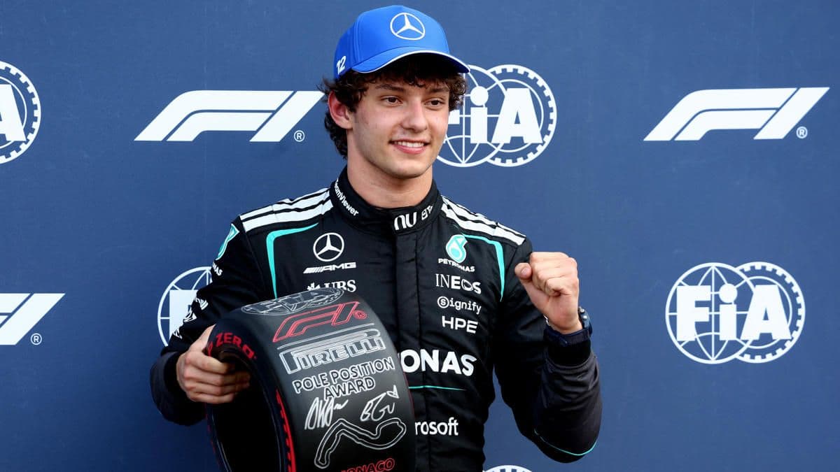 Monaco Grand Prix'sinde pole pozisyonunu kazanan Antonelli