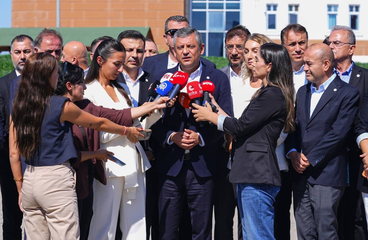 Özgür Özel'den İmamoğlu Davası'na İlişkin Sert Eleştiriler