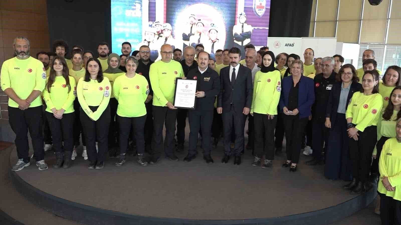 Bursa'da AFAD Gönüllülerine Armaları Takdim Edildi: 538 Kişi Akredite Oldu