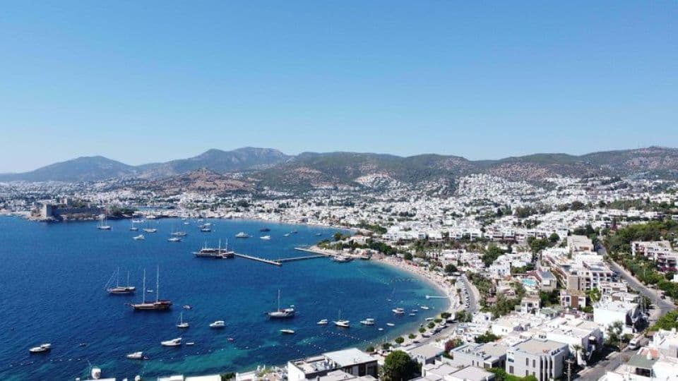 Bakan Şimşek'ten Turizm Sektörü Değerlendirmesi: Gelirler Artıyor, Destekler Sürecek