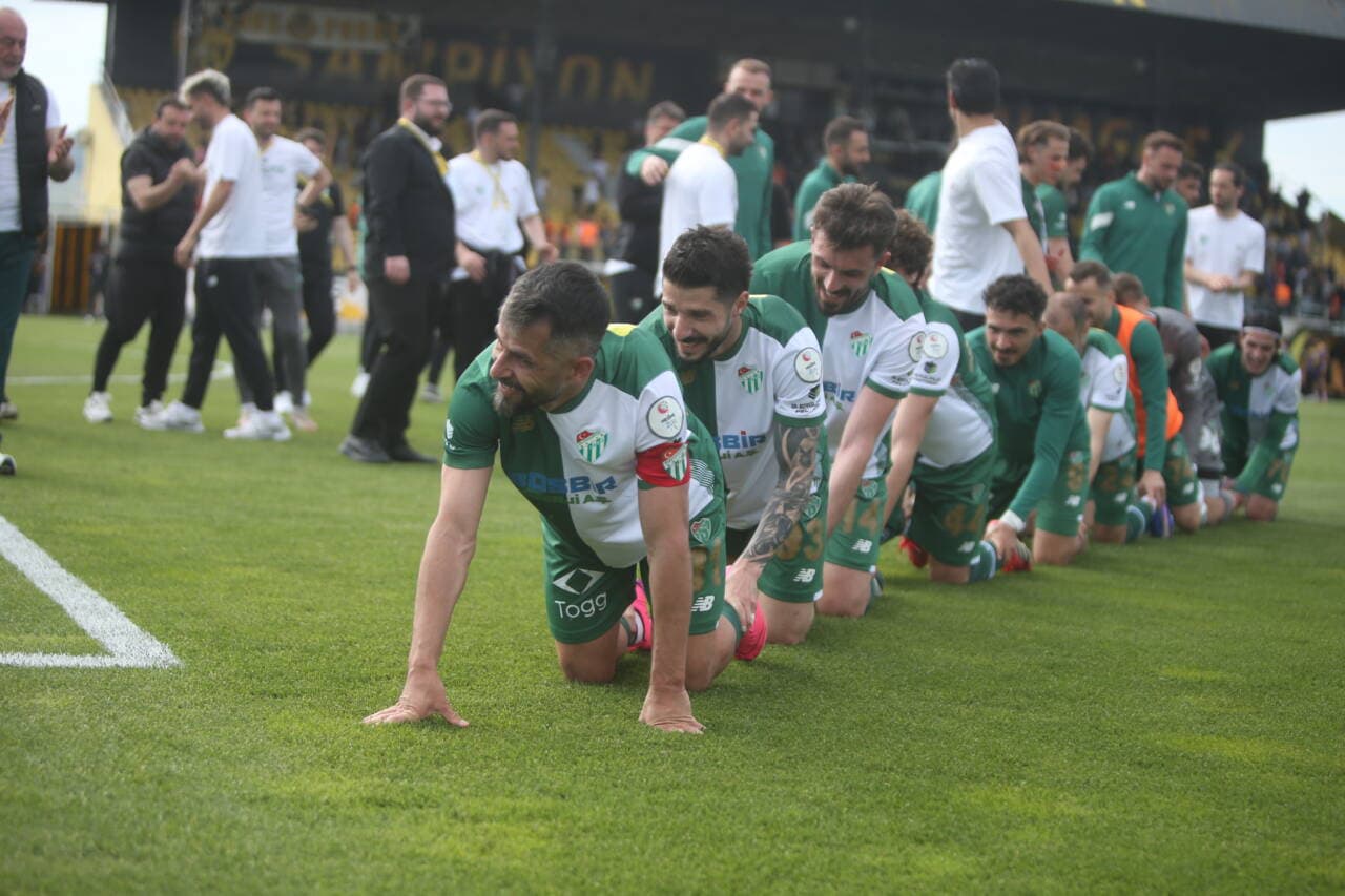 Bursaspor Şampiyonlukla 1. Lig'e Yükseldi: Süper Lig Hedefleri Masada