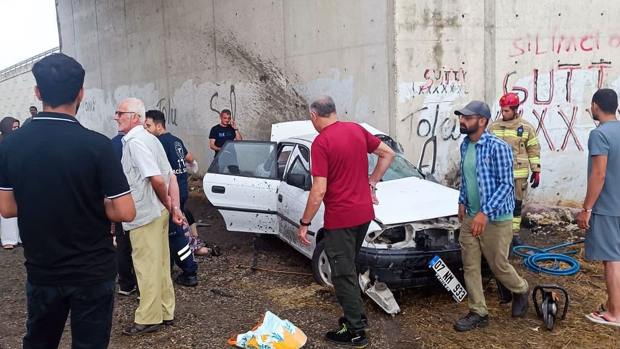 Bursa Karacabey'de Trafik Kazası: Aynı Aileden 3 Kişi Hayatını Kaybetti