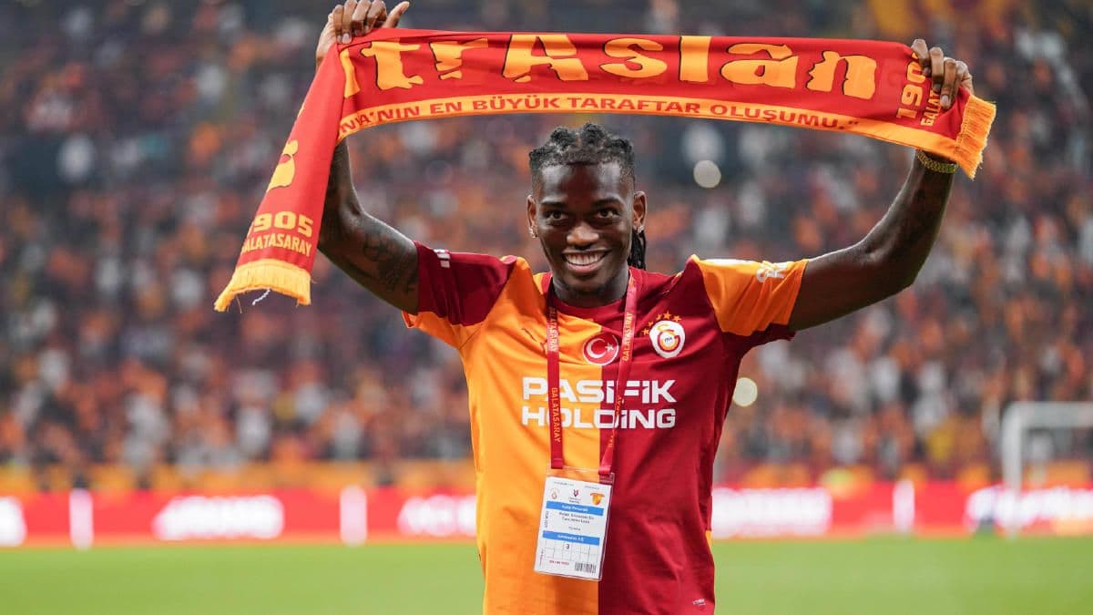 Menajer Gardi Açıkladı: Rafael Leao, Büyük Tekliflere Rağmen Galatasaray'ı Tercih Etti