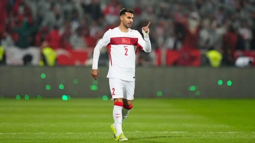 Bursaspor Altyapısından Yetişen Zeki Çelik, İtalyan Devine Transfer Oldu