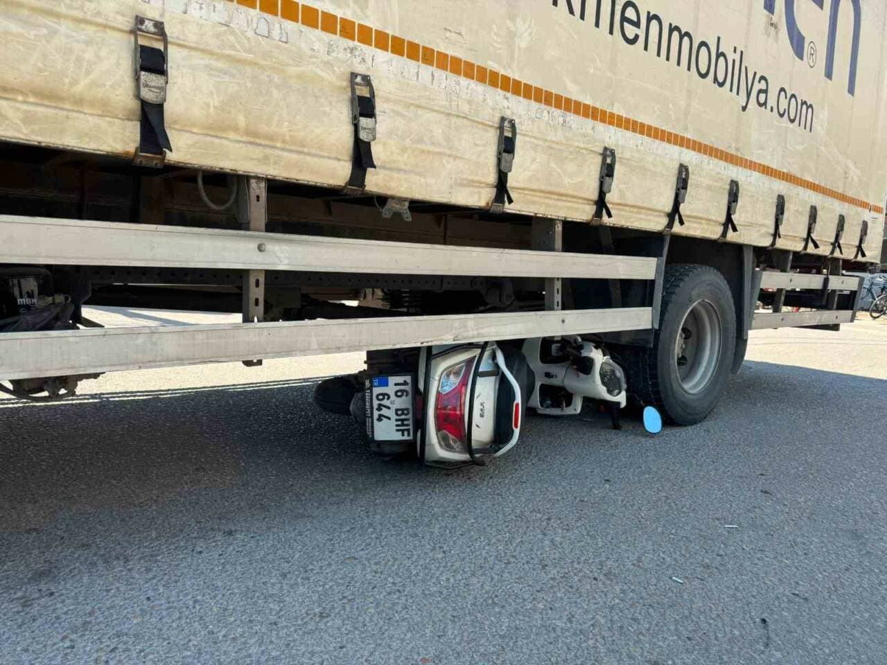 Bursa İnegöl'de Motosiklet Kazası: Ağır Yaralı Sürücü Hayatını Kaybetti