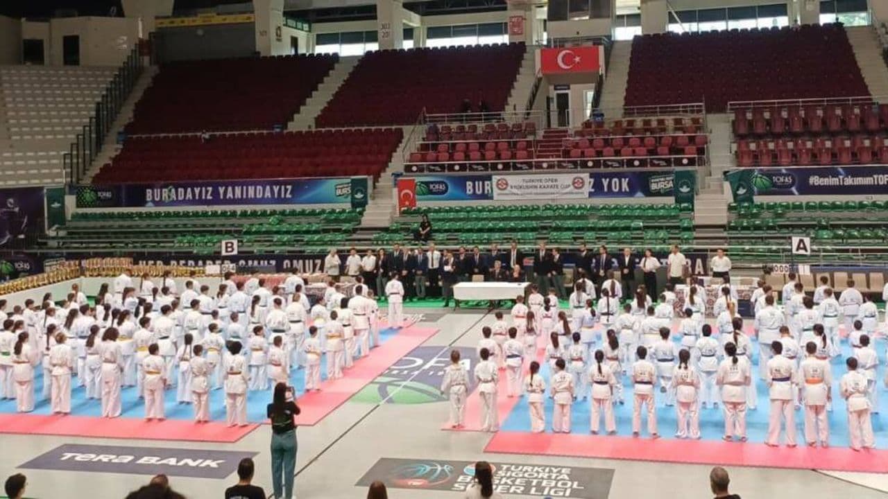 Bursa'da Uluslararası Kyokushin Karate Şampiyonası Düzenlendi