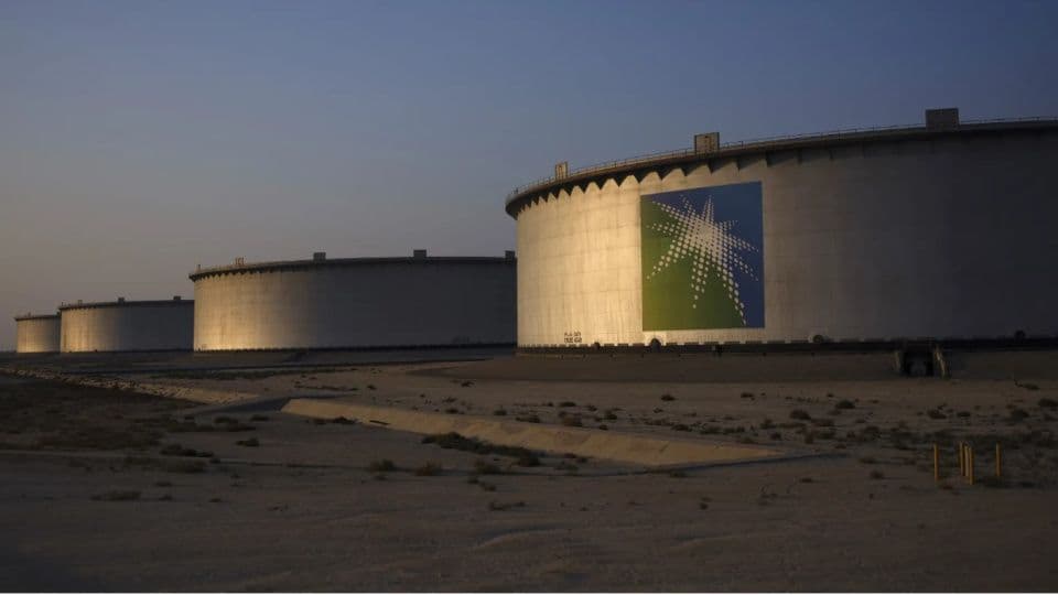 Aramco petrol depolama tankları, enerji, Suudi Arabistan.
