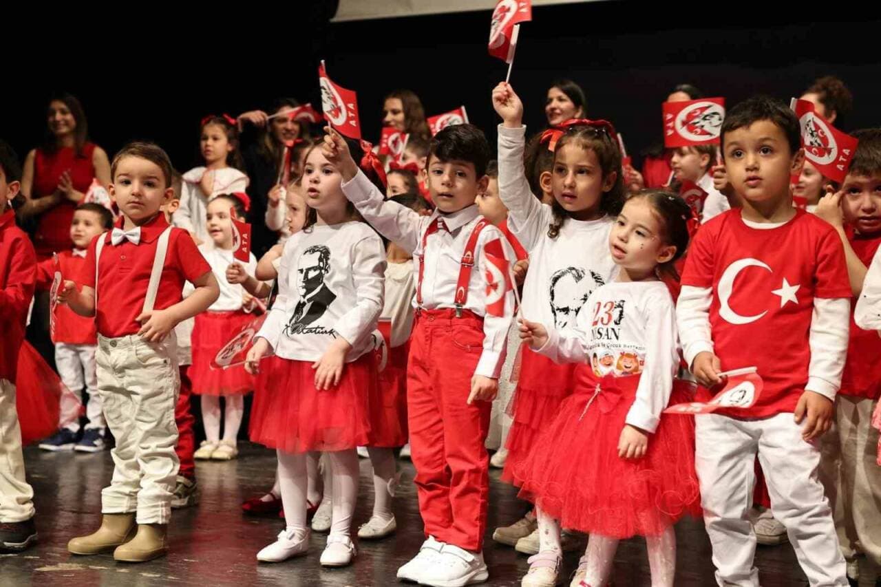 Nilüfer Belediyesi Kreşlerinde 23 Nisan Coşkusu: Çocuklar Bayramı Kutladı