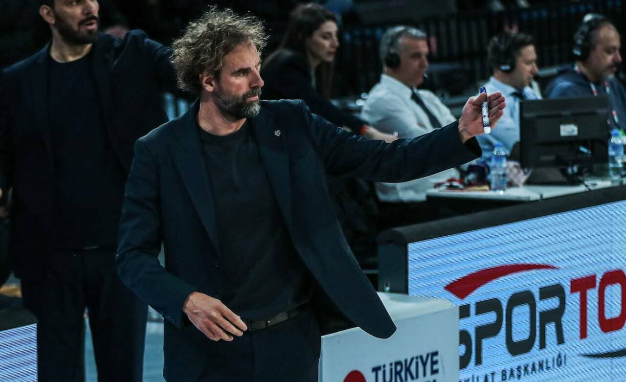 Bursaspor Basketbol Roger Grimau ile Yeniden Anlaştı