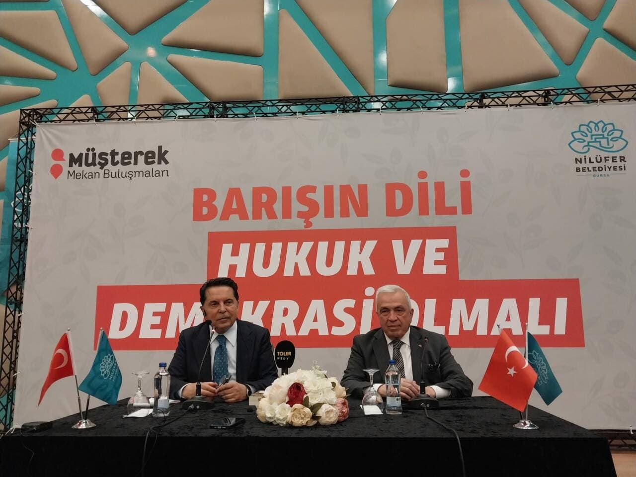 Nilüfer Belediyesi'nde Siyasi Buluşma: Demokrasi ve Hukuk Vurgusu