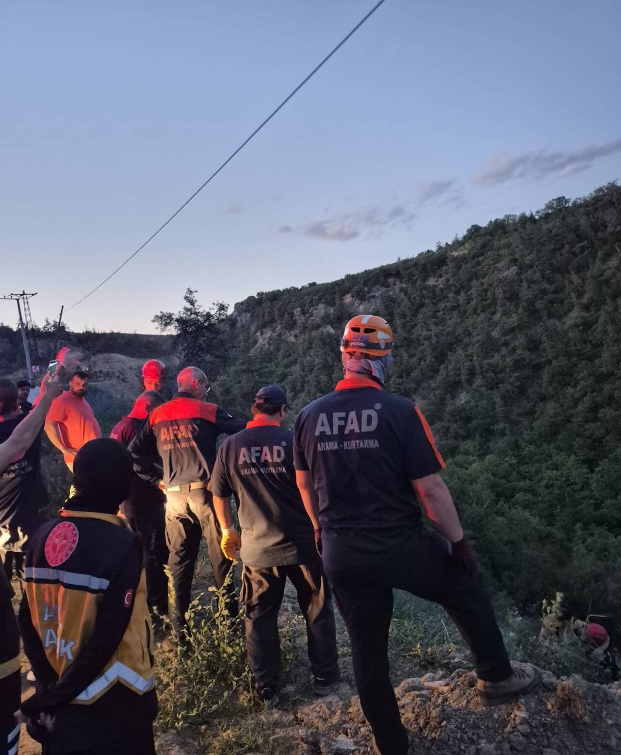 Bursa Narlıdere Şelalesi'nde kurtarma operasyonu yürüten AFAD ekipleri.