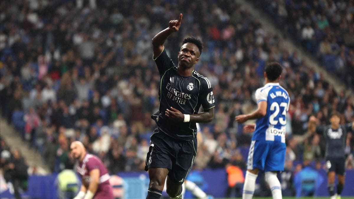 Real Madridli futbolcu Vinicius Jr.'ın Espanyol maçında attığı gol sonrası sevinci.