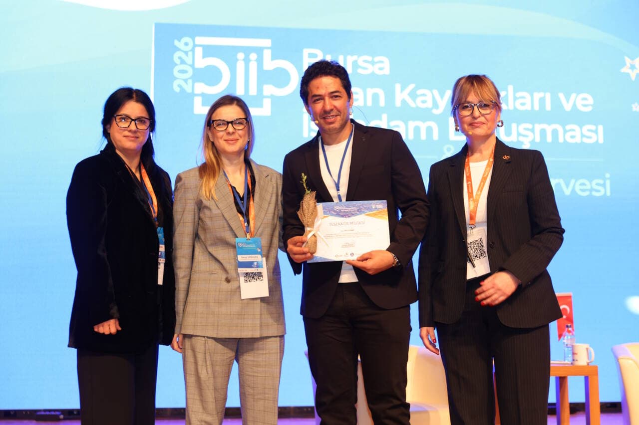 Bursa'daki İstihdam Zirvesi'ne yoğun ilgi: 180 firma on binlerce adayla buluştu