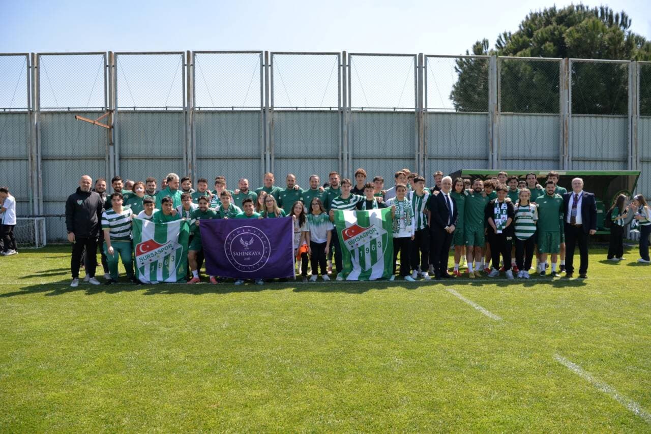 Bursaspor'a Şampiyonluk Maçı Öncesi Şahinkayalı Öğrencilerden Anlamlı Destek