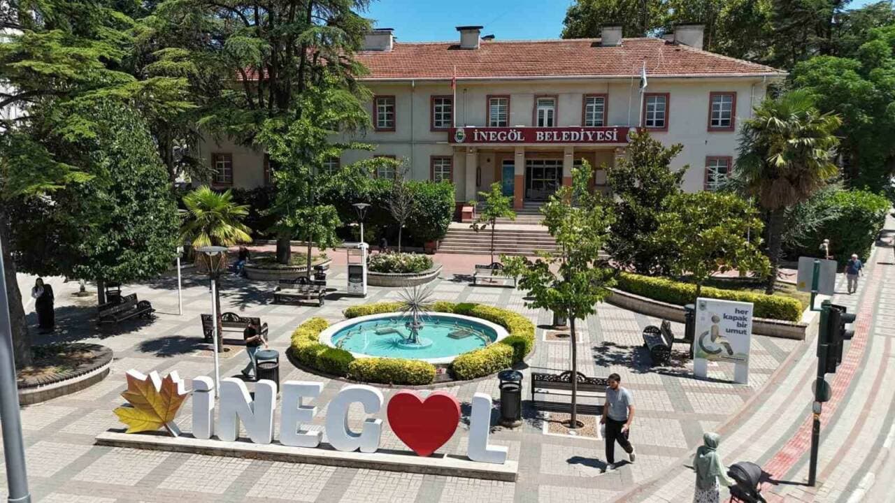 İnegöl'de Eski Belediye Binası Gençlik Merkezine Dönüşüyor